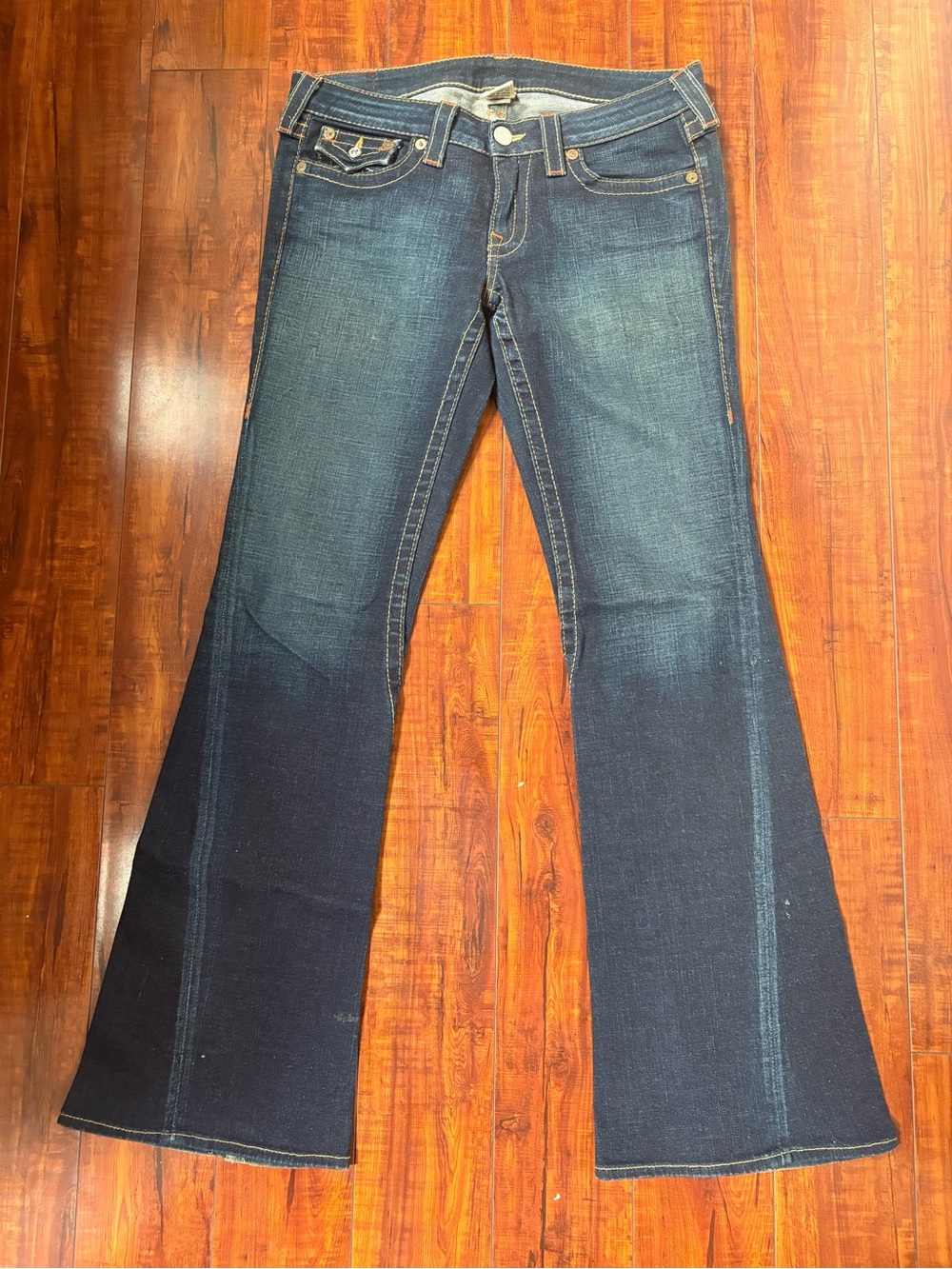NEW Dark Wash Flare Womenโs Jeans - Blue